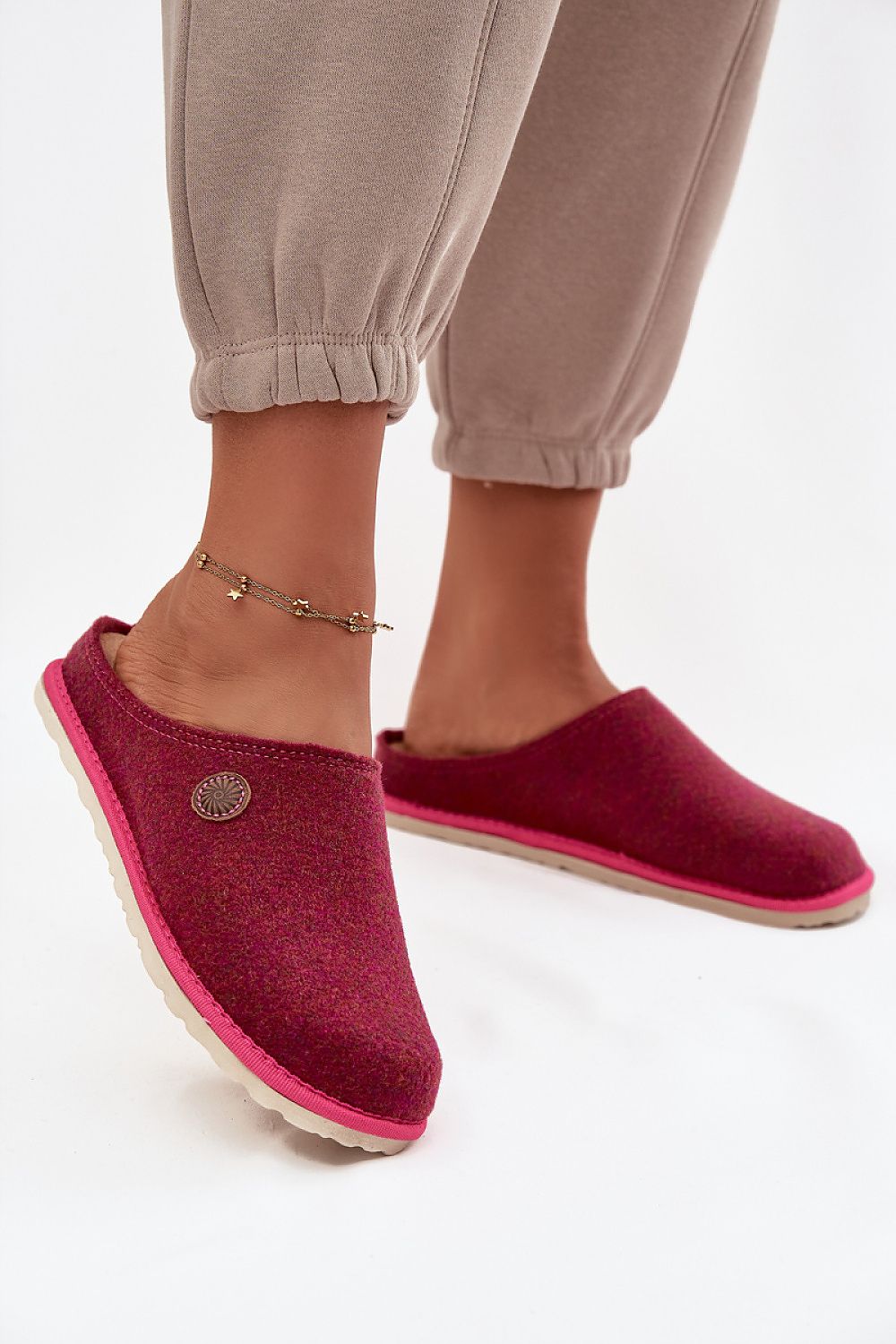  Slippers model 222294 Step in style 